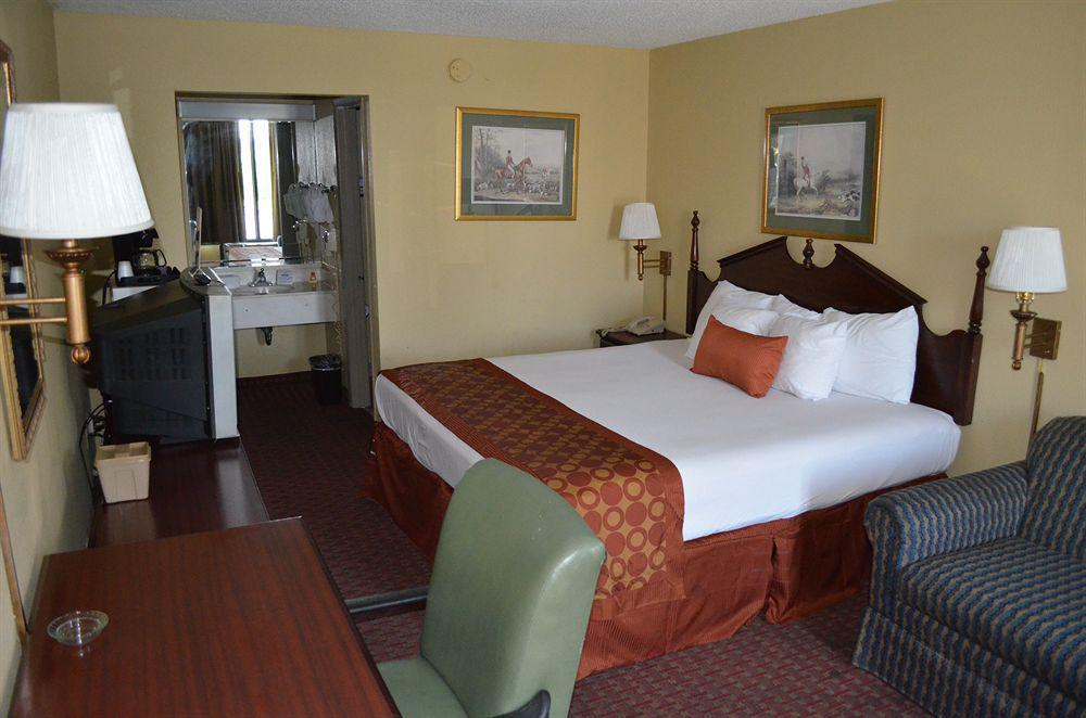 Days Inn Lafayette/University Exterior photo